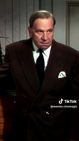 Carmen Miranda foi um dos maiores ícones brasileiros a conquistar Hollywood. Sua estreia no cinema norte-americano aconteceu em 1940, no filme Serenata Tropical (Down Argentine Way), ao lado de Betty Grable e Don Ameche, marcando o início de uma carreira que a transformaria em um símbolo da latinidade para o público mundial. Durante os anos 1940, Carmen foi a artista mais bem paga dos Estados Unidos e participou de diversos filmes de sucesso, como Uma Noite no Rio (That Night in Rio, 1941), Acon