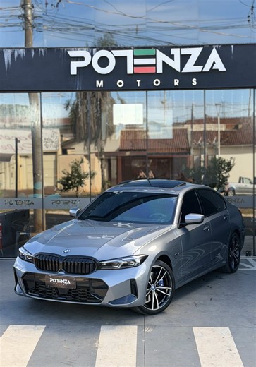 BMW 330 E 2023/2024 20.000 KM Manual do Proprietário Chave Reserva Pneus Run Flat Novos Teto Solar Pacote M Interior Tacora Red Híbrido Plug-in Câmera 360º Som Assinado Harman Kardon Assistente de Condução E muito mais! Financiamos em até 48x Parcelamos no Cartão em até 24x Faça uma simulação online! 💰 R$314.900,00 📱 17 99148-6887 #bmw #bmw330e #potenzamotors #fyp #carrosseminovos