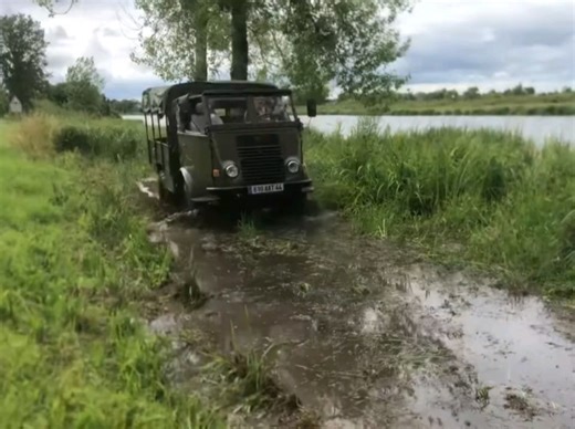 1956年雷诺Essaie 4x4 r2087越野车