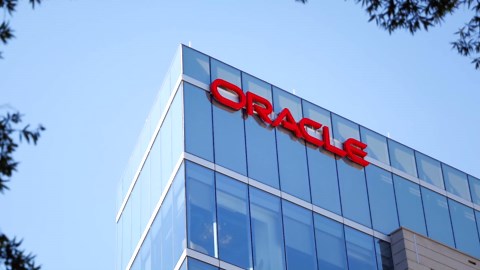 Oracle cutting thousands of jobs: report