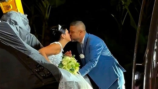 Bride leaves guests stunned with unforgettable wedding arrival