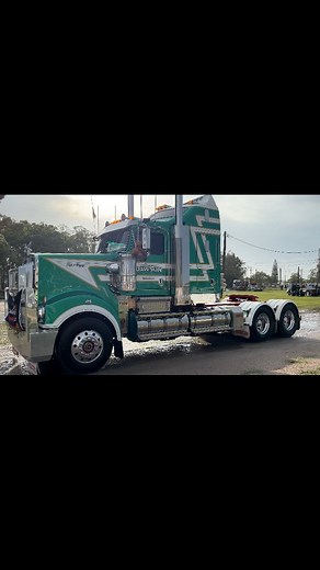 3.7K views · 93 reactions | Great mix of some Heavy Tows, Tippers and some Big Rigs leaving the Brisbane Convoy 4 Kids 2025 | M1TruckSpotter | Facebook