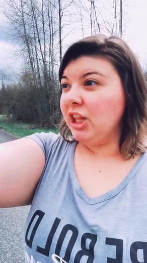 Whenever I’m outside 😂 #washington #cows #imgonnasayit #wa #kaylagoesoutside #k3duets