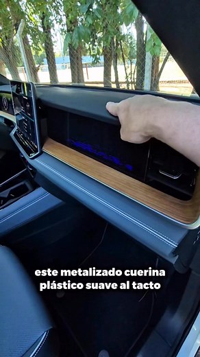 61K views · 572 reactions | La Volkswagen Tiguan se renovó en Argentina y por supuesto que nos pusimos al mando de ella. Así que acá te la mostramos por dentro. #vw #volkswagen #tiguan #autocosmosargentina @vwargentina | Autocosmos.com | Facebook