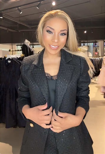 ✨ Today’s look: power, elegance & confidence 🤍 Styled by me. Worn with purpose. This is how I show up. Always. #melissaoosterwolde