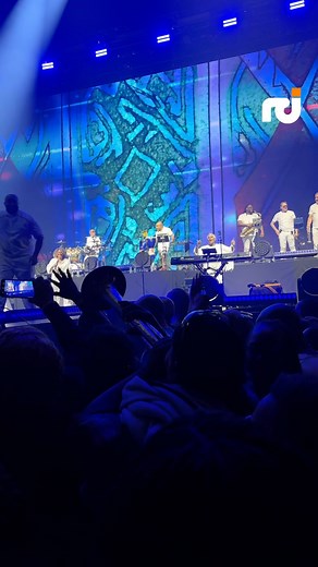 54K views · 2.5K reactions | Un fan met l’ambiance au concert de Kassav et le groupe le suit en musique 朗 | RCI Martinique | Facebook