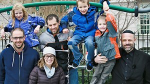 Wenn Schwule Kinder kriegen – Schweizer Regenbogenfamilie in Amerika