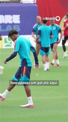 France and Spain face off in the first World Cup semifinal this Tuesday (14th) at 4 PM