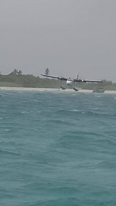 1M views · 2K reactions | Here’s another seaplane video operating in challenging weather condition. This time the Maldivian Seaplane Twin Otter makes a go around unable to make the landing and comes back for the second attempt. #AviatorsMaldives Video: chinthaka303 | Aviators Maldives | Facebook