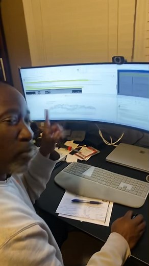 @chefambeezy We always get this excited when we use Snap Assist #windows #windows11 #snapassist