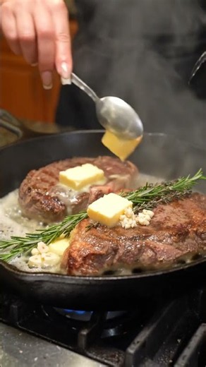 🥩🔥 Cast Iron Garlic Herb Butter Ribeye Steak 🧄🌿