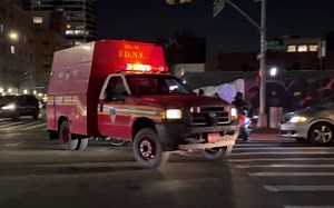 【街拍出警】“罕见装备响应！”纽约市消防局 双车响应（2023年3月17日）