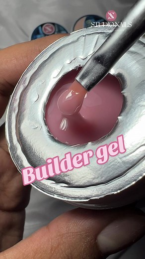 Estructura de Uñas con Builder Gel en STUDIO NAILS