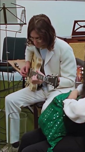 Paul SINGING a Lennon song 🎹