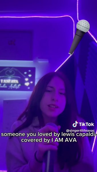 Passionate Live Performance of Someone You Loved