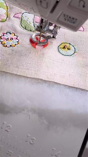 🌸 Welcome to all my lovely new followers! 🌸 I’m so happy you’ve found my page — I share all things appliqué, free-motion embroidery, and sewing inspiration! You’ll see plenty of fabric fun, sneak peeks of new designs, and behind-the-scenes stitching from my sewing room. Grab a cuppa ☕, make yourself at home, and don’t forget to share your makes — I love seeing them! 💕 Helen x #HelenNewtonSews #FreemotionEmbroidery #Applique Linda Riggins-John, Donna Miles, Christine Lauber, Fatima Saraiva, Je