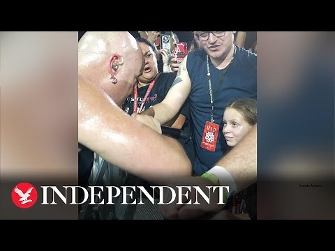 Metal singer pauses show after scaring little girl in front row