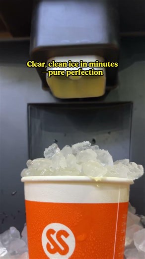 This commercial ice maker makes ice in 3 minutes! ❄️ #IceMaker #IceMachine #RestaurantEquipment