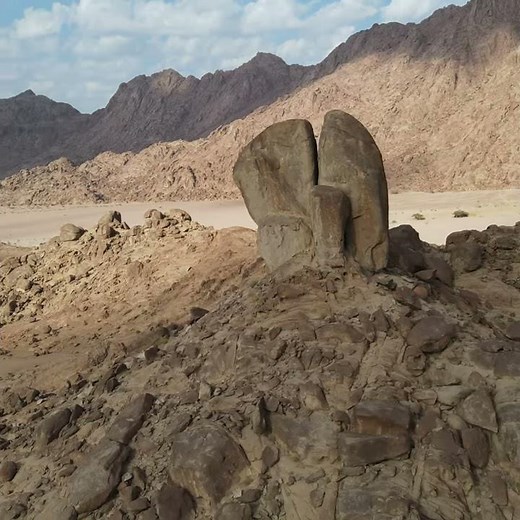 Moses' Split Rock at Horeb - 4K Drone Footage from Saudi Arabia #shorts - near Jabal Al-Lawz