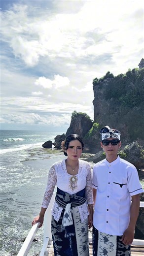 Jasa foto ,sewa kostum & jasa make up redi di pantai ngobaran ya kak 🔥 •jasa foto perfoto 5rb •paket singel 250rb •paket couple 450rb •kostum -Bali 20rb -jawa 30rb •jasa make up -reguler 100rb -medium 250rb •hair do -30rb untuk harga PAKETAN bisa langsung WA atau DM cek wa di BIO profil atau 081226837286 #fyp #fyf #jasafoto #bajuadat #yogyakarta