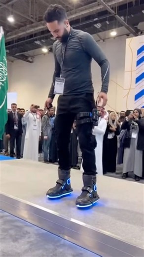 Would you try these new hover shoes? 👟💨 #fbreelsvideo #futuretech #technology #science #hoverboard #hovering #newtechnology #Wow #crazymoments #Amazing #reelsviral #sciencenews | Dream Dive