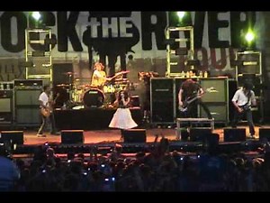 Rock The River Tour St. Louis Flyleaf Beautiful Bride