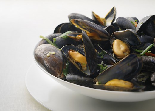 How to Buy, Store and Cook Mussels the Right Way