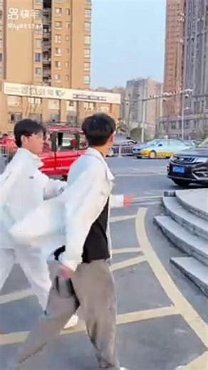 Hilarious Moments with a Funny Chinese Guy - Non-Stop Laughter Guaranteed!