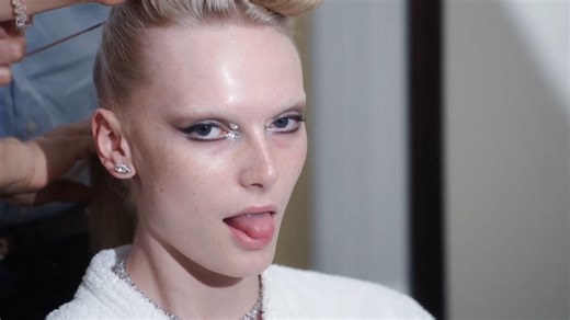 【Met gala】｜vogue | 中英｜跨性别超模Alex：一个肆意潇洒又有点可爱的Brat～