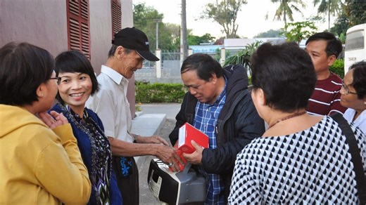 1.8K views · 77 reactions | GIÁO PHẬN KON TUM : CÁO PHÓ CHA CỐ PHAN SINH BIU | Người Giồng Trôm | Facebook