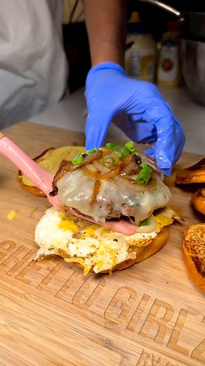 The Inside Of A Bone On A Burger🤤Its Like Burger Butter So Good! #burgertime #secretrecipe | Sierra Glamshop