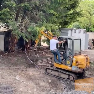 106K views · 111 reactions | ⚠️⚠️ Controlled Tree Surgery gone wrong ⚠️⚠️ | The Tradesman | Facebook