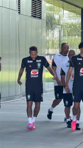 Estou emocionado, em pratos, chorando muito, obg meu deus