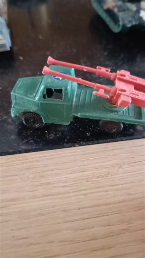 Video's van 🚨WW2🪖🎖️/truckspotting🚛🚨 (@ww2.truckspotting) met Riders - onimanxd