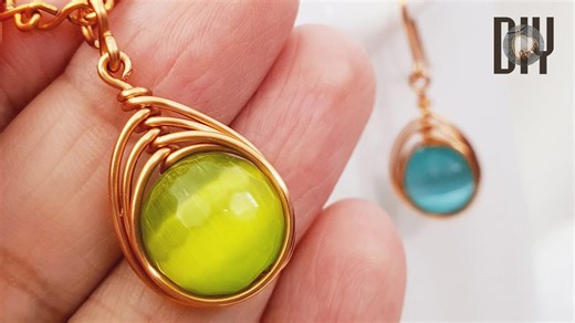 Simple peacock feather | pendant | earrings | spherical stone | stone with hole 615