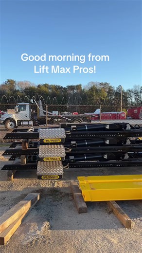 lift_max_pros (@lift_max_pros)’s videos with 2 Little 2 Late - Levi & Mario