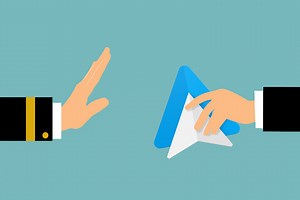 Android Auto, no gracias: así puedes desactivarlo para solo cargar el móvil con el USB del coche