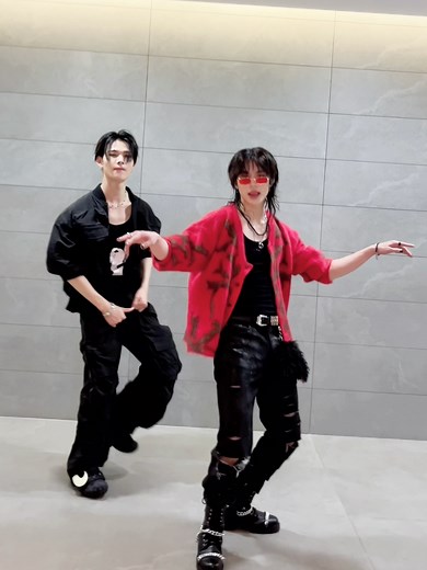 Heat with #Hyunjin #NiKi #StrayKids #Enhypen Dance Challenge