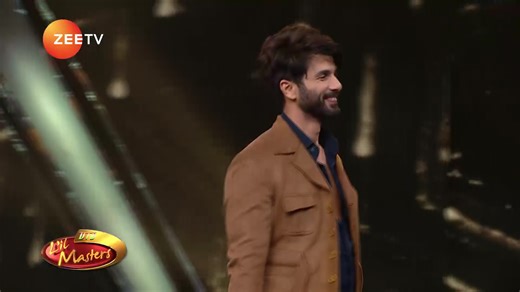 2.9M views · 152K reactions | #Superstar #ShahidKapoor ne hamare saare #LilMasters ke saath diya ek dance worthy performance. #DanceVideos #DanceKeBaap #FullPerformance #SonaliBendreBehl #ShahidKapoor #MrunalThakur #RemoDsouza #MouniRoy #VartikaJha | ZEE North Americas | Facebook