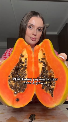 Albina Mavriqi on Instagram: "POV: Eating to heal acne ✨ #skin #skincare #asmr #acne #fruit 🥰"
