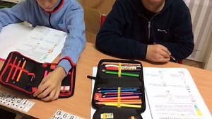 Ostali sme v nemom úžase v tom najlepšom slova zmysle. Koľko sa toho dá vymyslieť v rámci tematického dňa k finančnej gramotnosti. Ďakujeme za takéto školy, za takýchto zanietených učiteľov a šikovných žiakov. Topolcany #jaapeniaze #mojeja #jaslovensko | JA Slovensko, n.o.