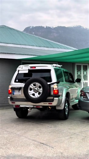 Exploring the Toyota Hilux 4x4 for Off-Road Adventures