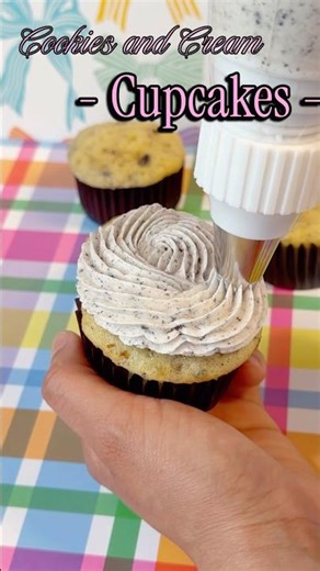 🧁 Cookies & Cream Cupcakes That Melt Your Heart 🧁#cupcake #oreo #cookiesandcream #buttercream