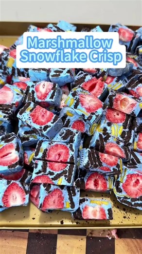 Have you tried this way to play and eat marshmallows?#homemademarshmallows #marshmallow #sweet #tiktokfood #fyp