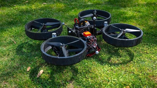 El dron todoterreno que rueda y echa a volar imitando a los pájaros: "predice el futuro para mantener su rumbo"