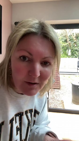 Replying to @Lewis Leonard Shark TurboBlade Cool Heat Fan Heater | Bladeless Air Circulator | Heating & Cooling Fan | Oscillating Tower Fan with Thermo IQ | All Year Round Appliance One appliance. All year round comfort. The Shark TurboBlade Cool Heat cools your space in summer and heats it in winter — with powerful airflow and smart temperature control. ✔️ Cooling heating in one – use all year round ✔️ 10 cooling speeds & 3 heating modes – fully customisable ✔️ Thermo IQ mode – automatically ad