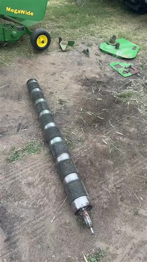 We all have our good days and bad!!! Ain’t farming fun! #farmtok #customhay #johndeere