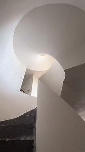 The secret to this slick spiral creation = Trim-Tex Arch Beads, Trim-Tex L beads, Trim-Tex corner splay angle beads, Trim-Tex spray glue and the team @guidaci_interiors 👏👏 Awesome work, thanks for sharing! #repost #trimtexanz #plastering #spiralstairs #curves #wallboardtools | Wallboard Tools