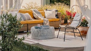 9 Desain Teras Rumah Minimalis Ubah Jadi Nyaman dan Tempat Bersantai