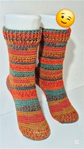 Hand-#Knitted #Socks = Love & Art🧦